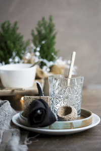 Ecru gedekte kersttafel in Landelijke stijl
