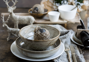 Ecru gedekte kersttafel in Landelijke stijl