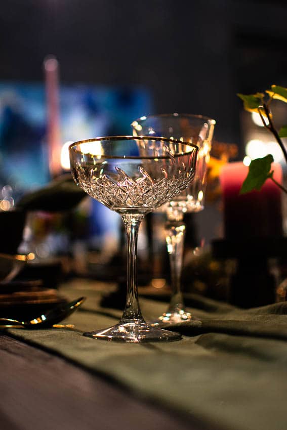 Glaswerk, kristal, wijnglas, cocktailglas, gedekte tafel