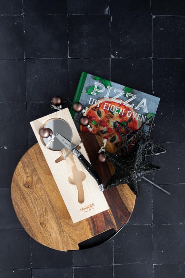 Geschenkpakket Pizza, plank, pizzasnijder, receptenboek