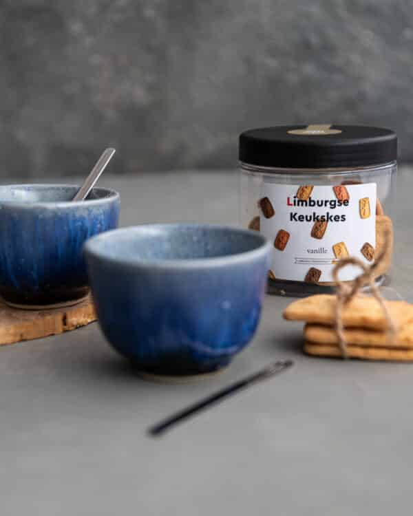 handgemaakt mokje van keramiek- SEA. Blauw koffie kopje