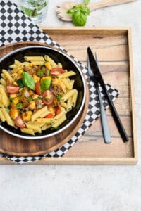 Emaille pasta bord zwart met witte rand 20 cm