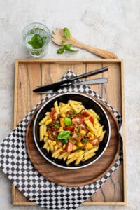 Emaille pasta bord zwart met witte rand 20 cm