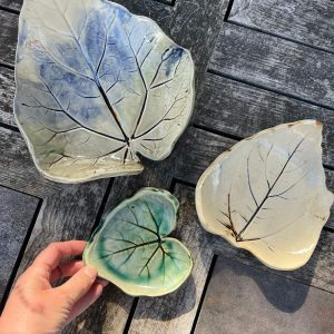 Bladschalen maken van keramiek, workshop, klei