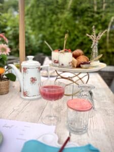 Ontbijten & servies beschilderen op een zondag ochtend